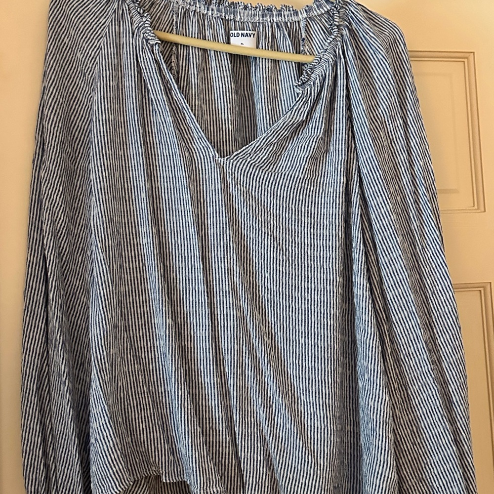 Old Navy Women's Black and White Striped Blouse